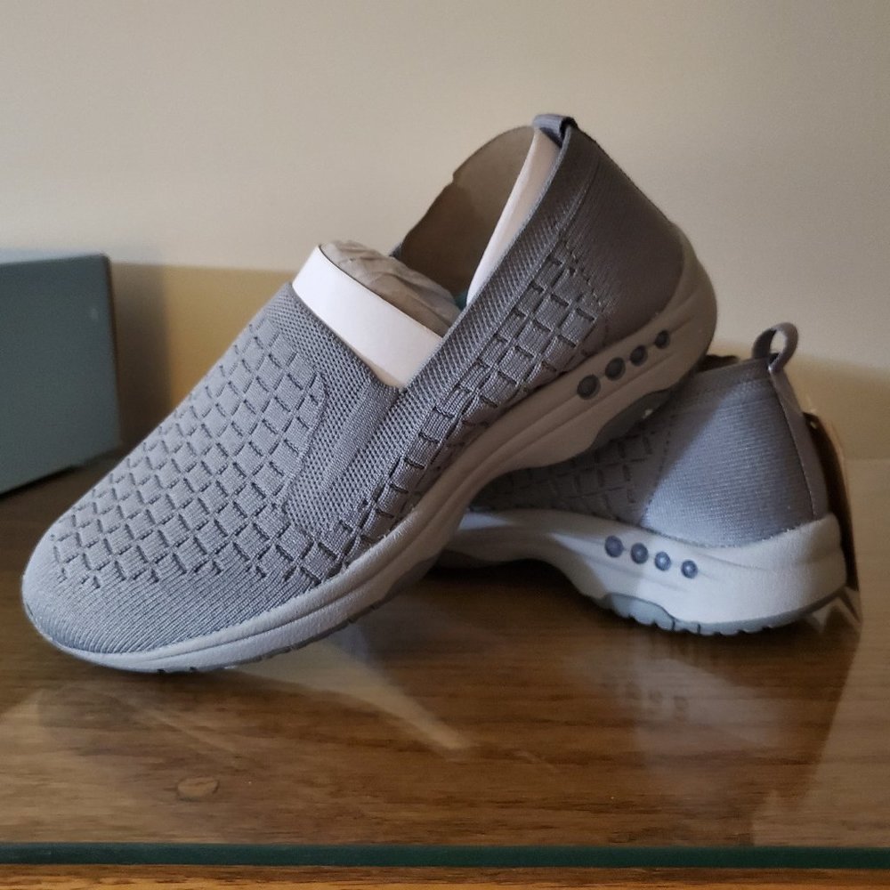 Easy Spirit Tech2 Women's Gray Slip On Sneakers / Comfort Shoes, Size 5.5M - NIB
